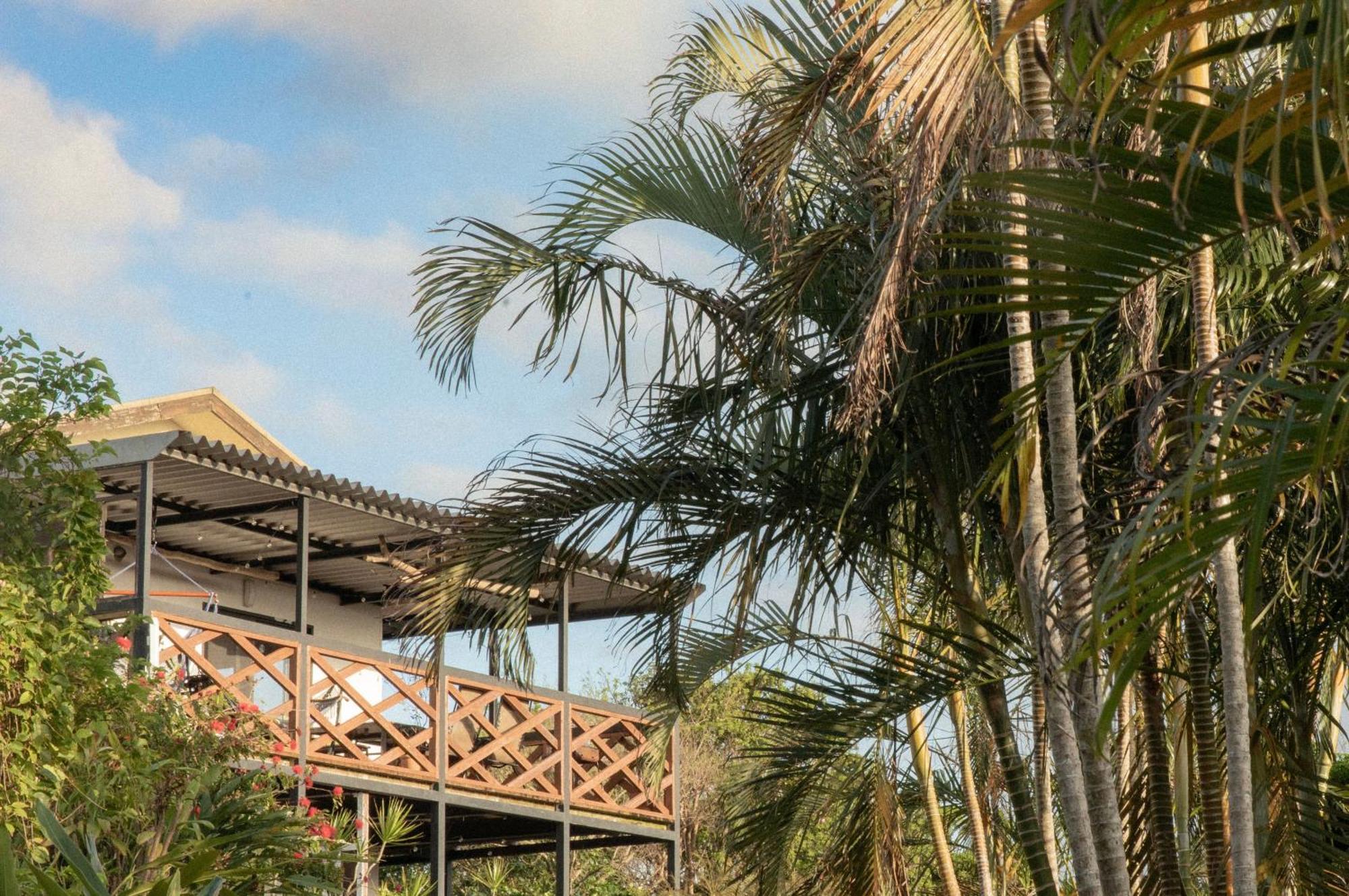 Mambo Hostel Okinawa Мотобу Екстер'єр фото