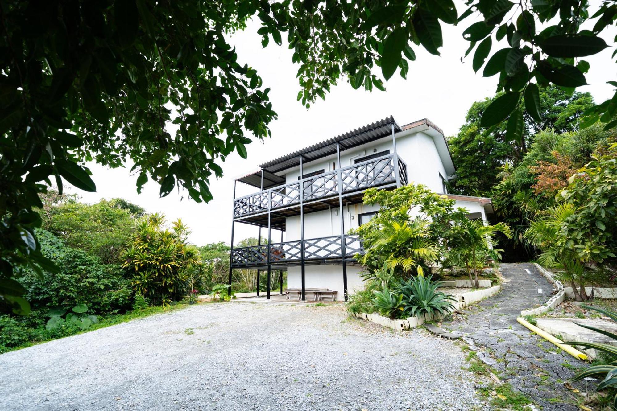 Mambo Hostel Okinawa Мотобу Екстер'єр фото