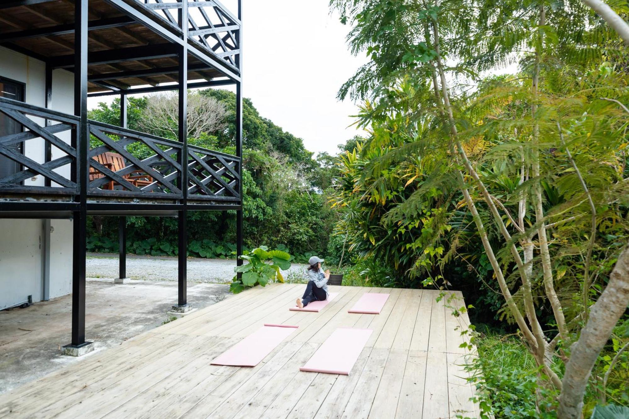 Mambo Hostel Okinawa Мотобу Екстер'єр фото