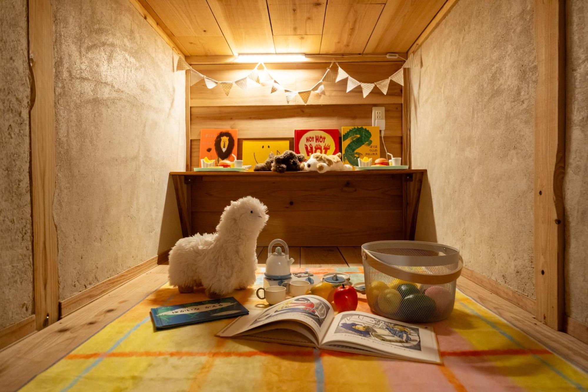 Mambo Hostel Okinawa Мотобу Екстер'єр фото