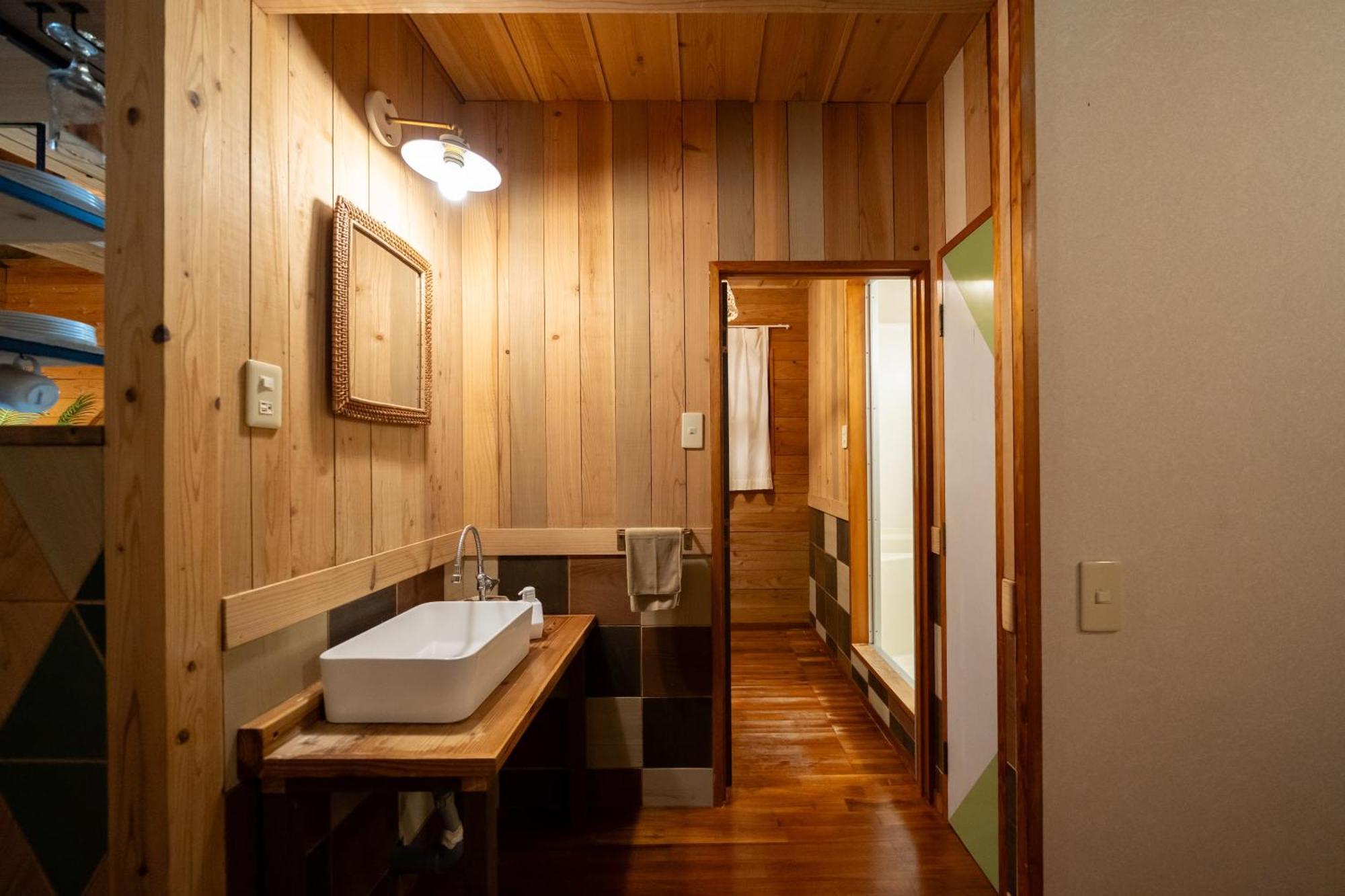 Mambo Hostel Okinawa Мотобу Екстер'єр фото